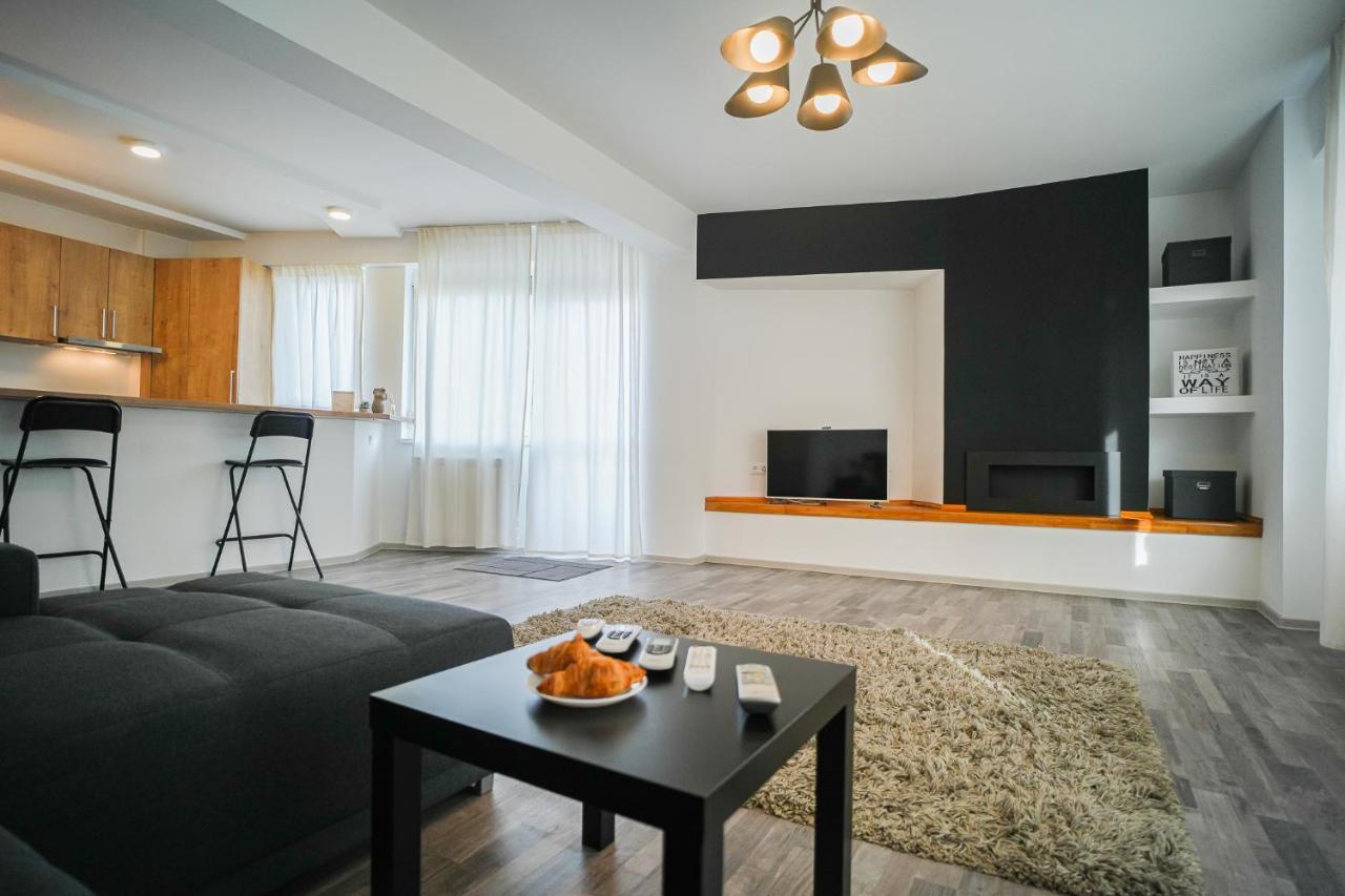 Penthouse With Huge Rooftop & Amazing City View Βουκουρέστι Εξωτερικό φωτογραφία